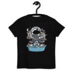 Organic cotton kids t-shirt "Astronaut: Bathtub"